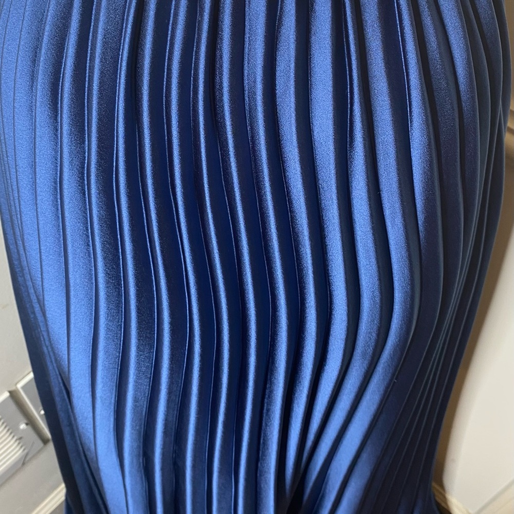 Long Blue Pleated Skirt💙 Vintage Belt Included - Picture 4 of 5